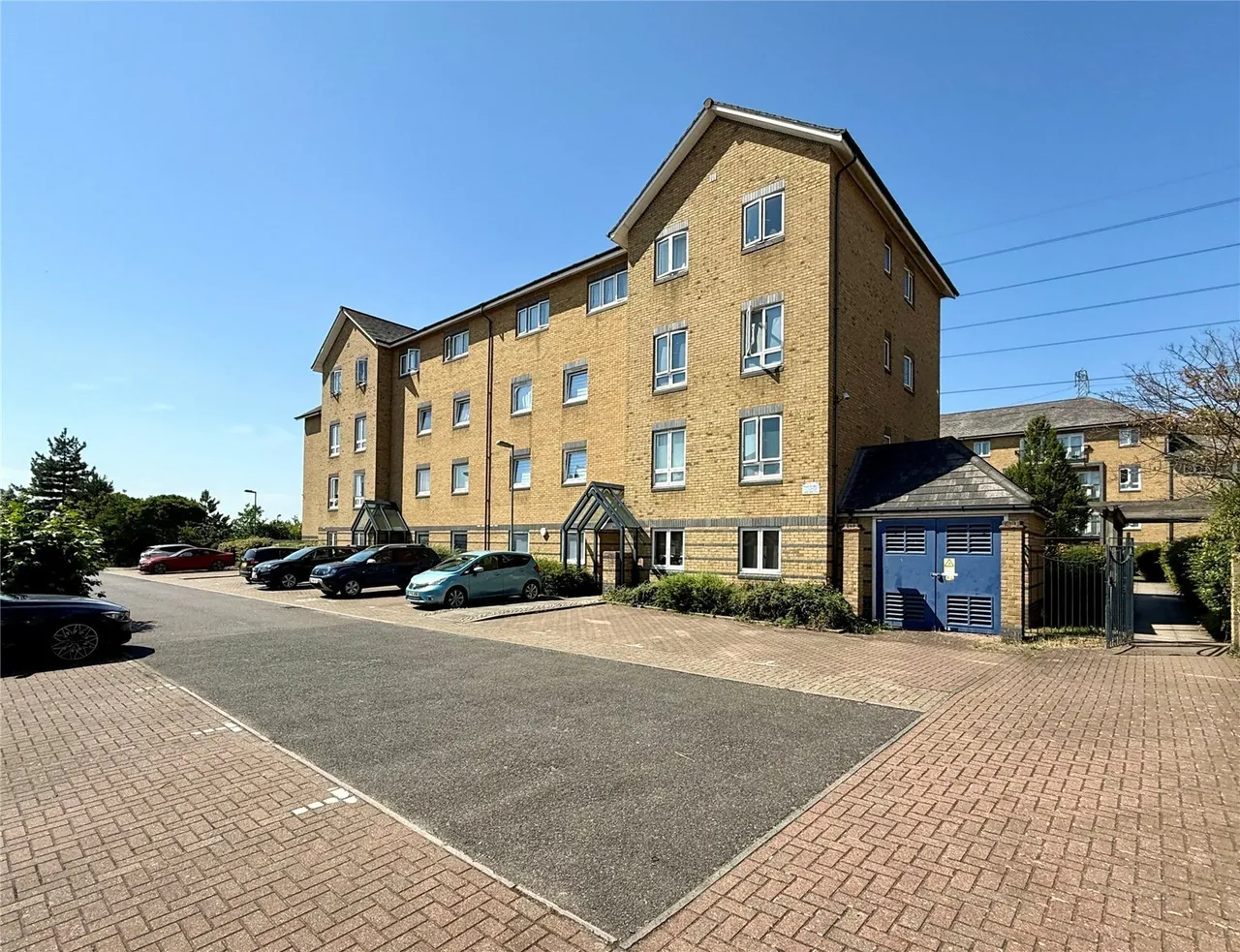 2 bed flat for sale — Southwell Close, GRAYS, Essex, RM16