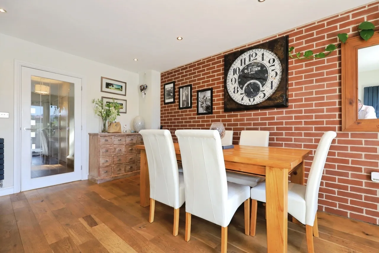 Eagles Place, Kidderminster, DY11, photo 4