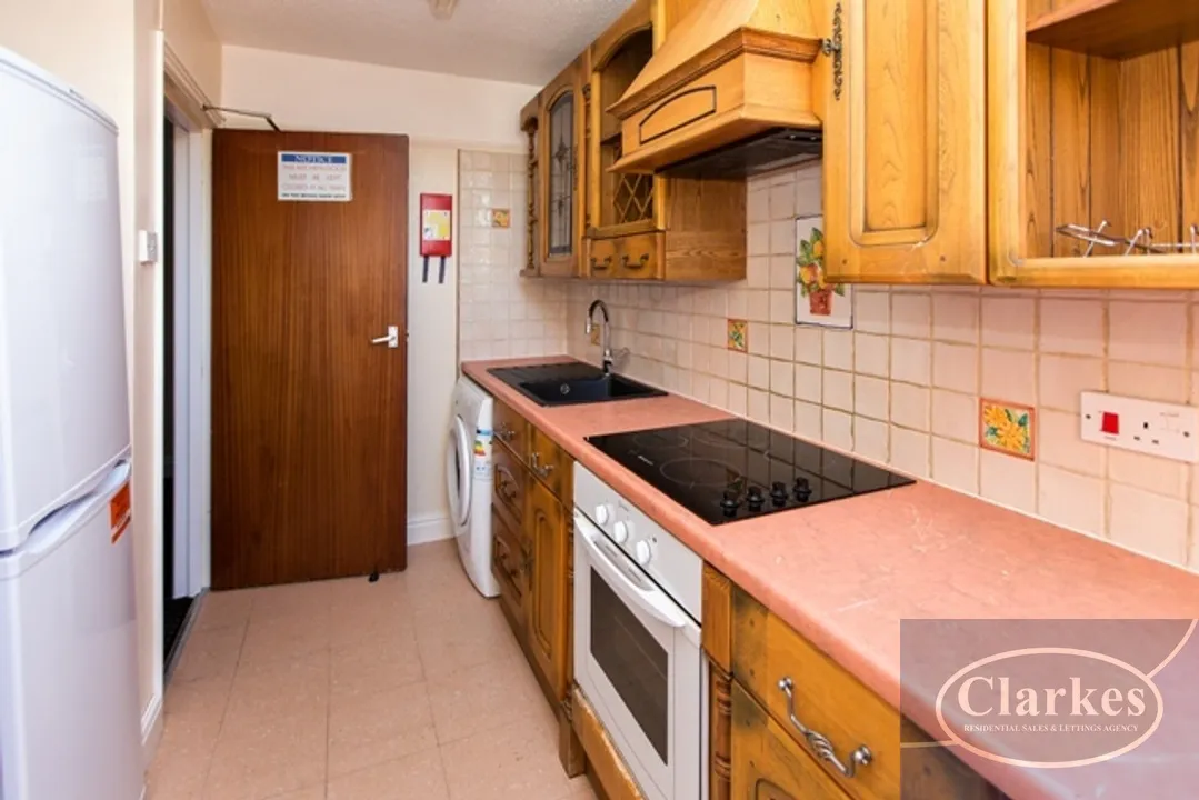St Anthonys Road, Meyrick Park, photo 4