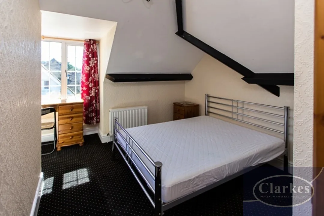 St Anthonys Road, Meyrick Park, photo 9