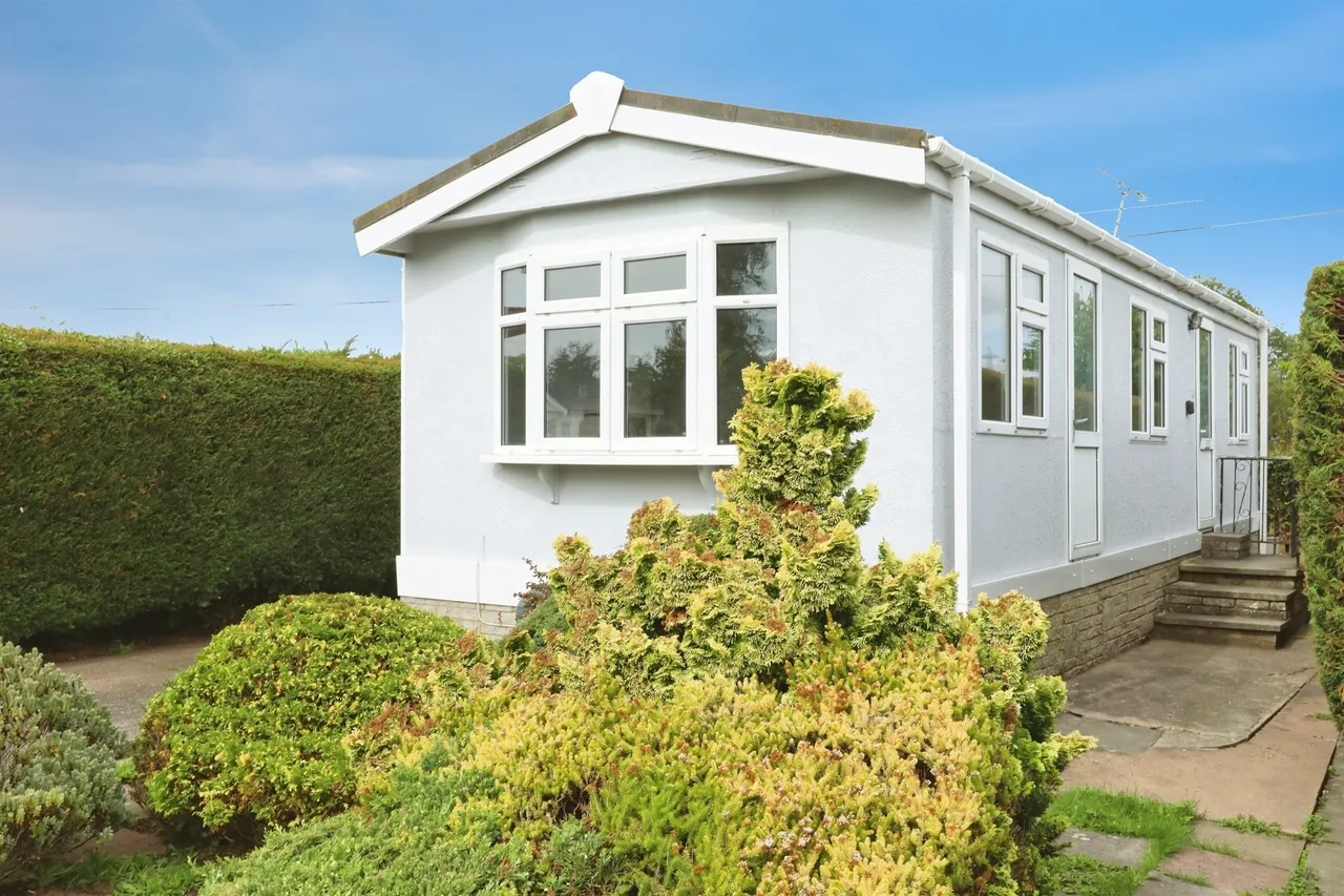 1 bed park home for sale — St. Oswalds Park, Dunham-On-Trent, Newark