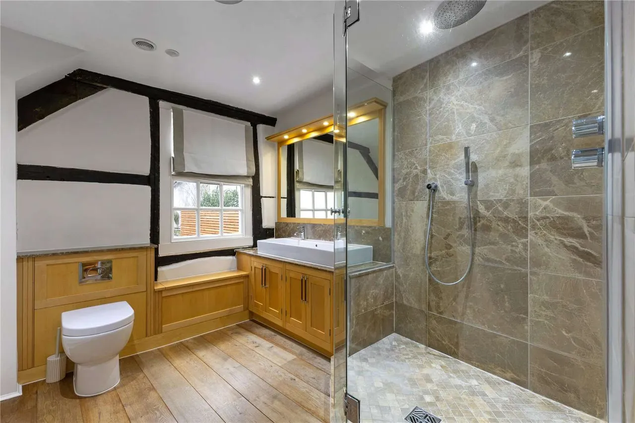 Great Minster Street, Winchester, Hampshire, SO23 9HA, photo 9