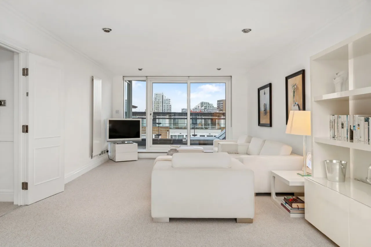 Bluewater House, Riverside West, photo 4