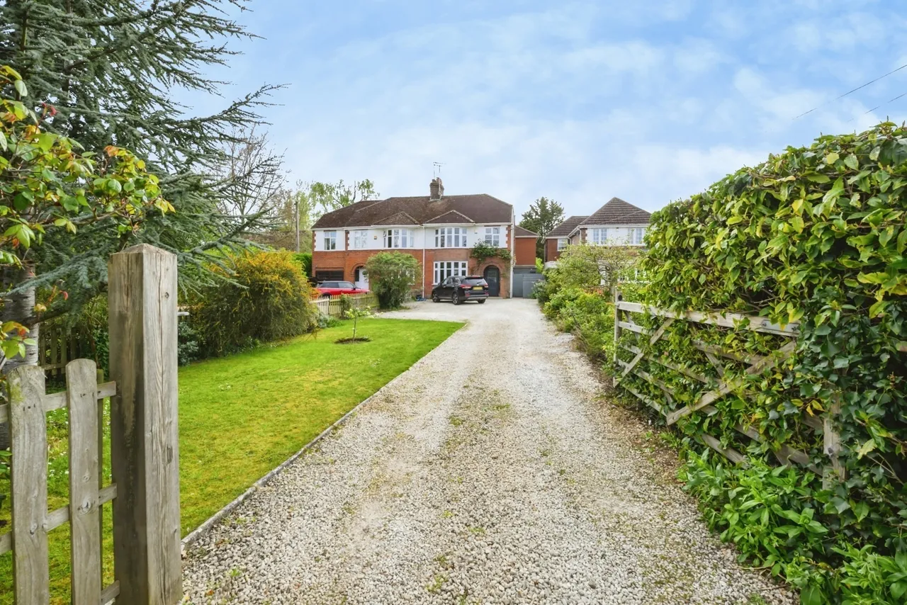 3 bed house for sale, Lincoln Road, Glinton, PE6