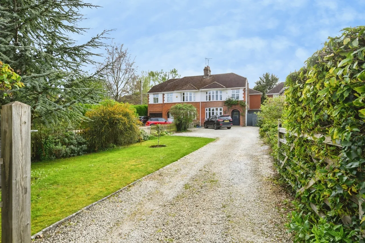 Lincoln Road, Glinton, PE6, photo 23