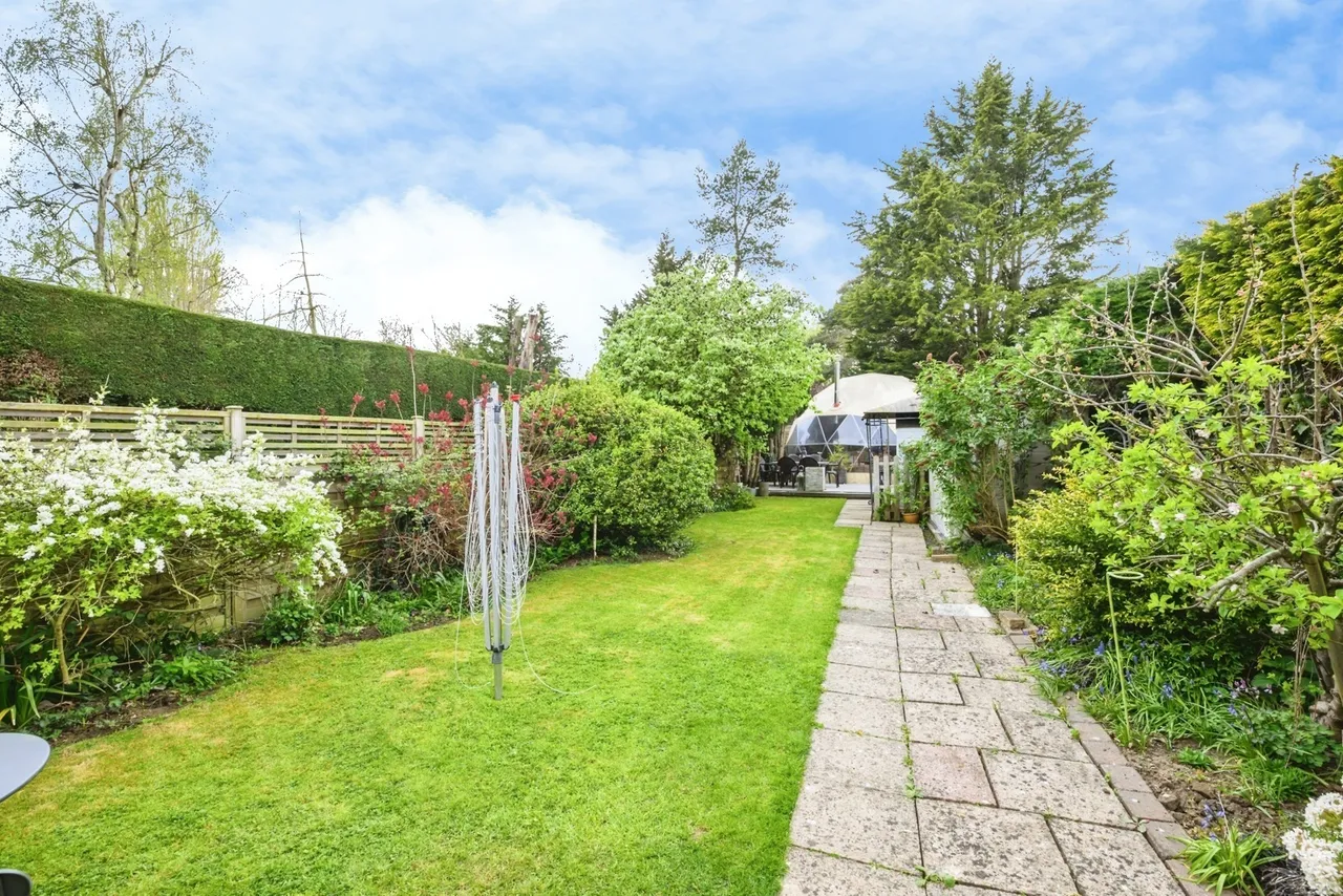Lincoln Road, Glinton, PE6, photo 6