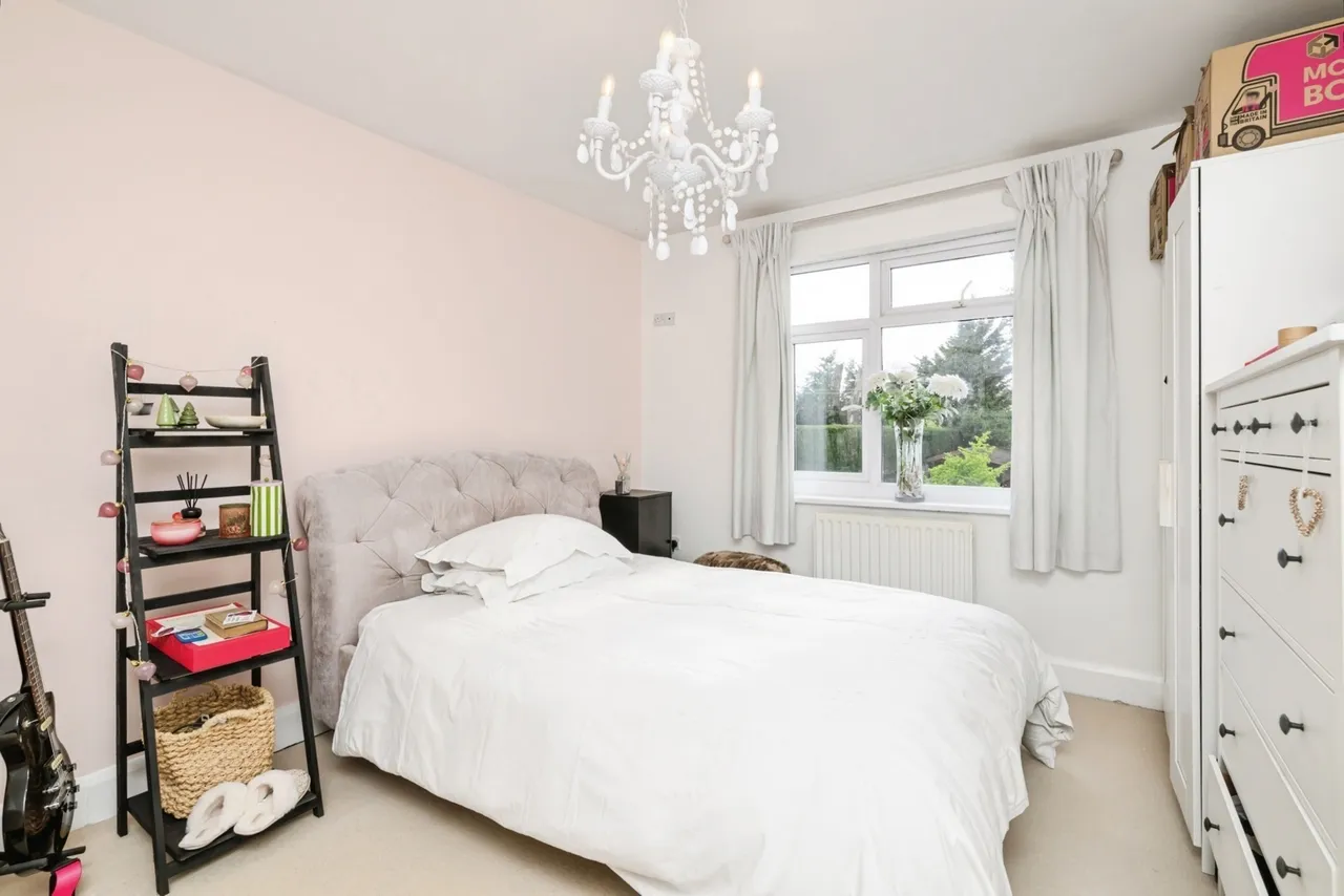 Lincoln Road, Glinton, PE6, photo 14