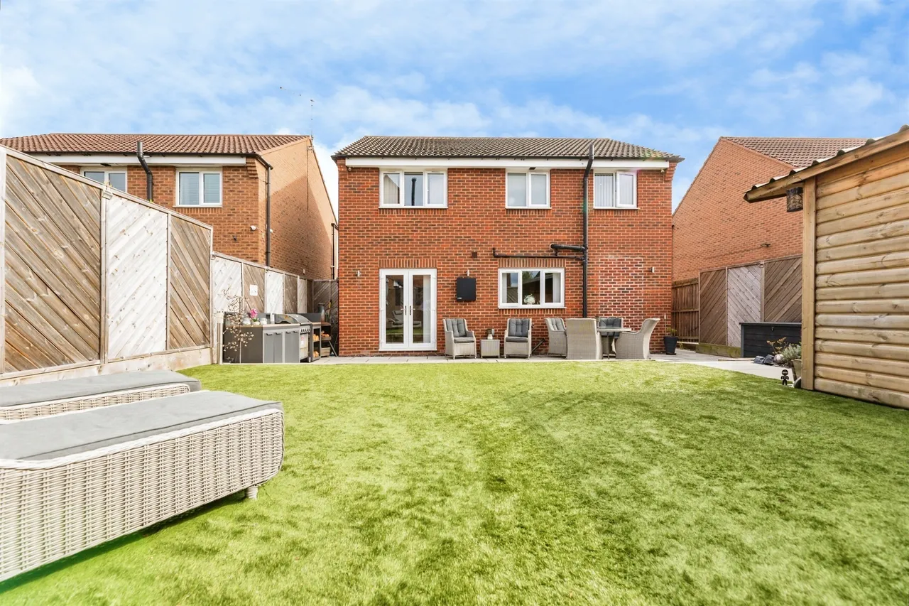 Kingfisher Drive, Wombwell, S73, photo 28
