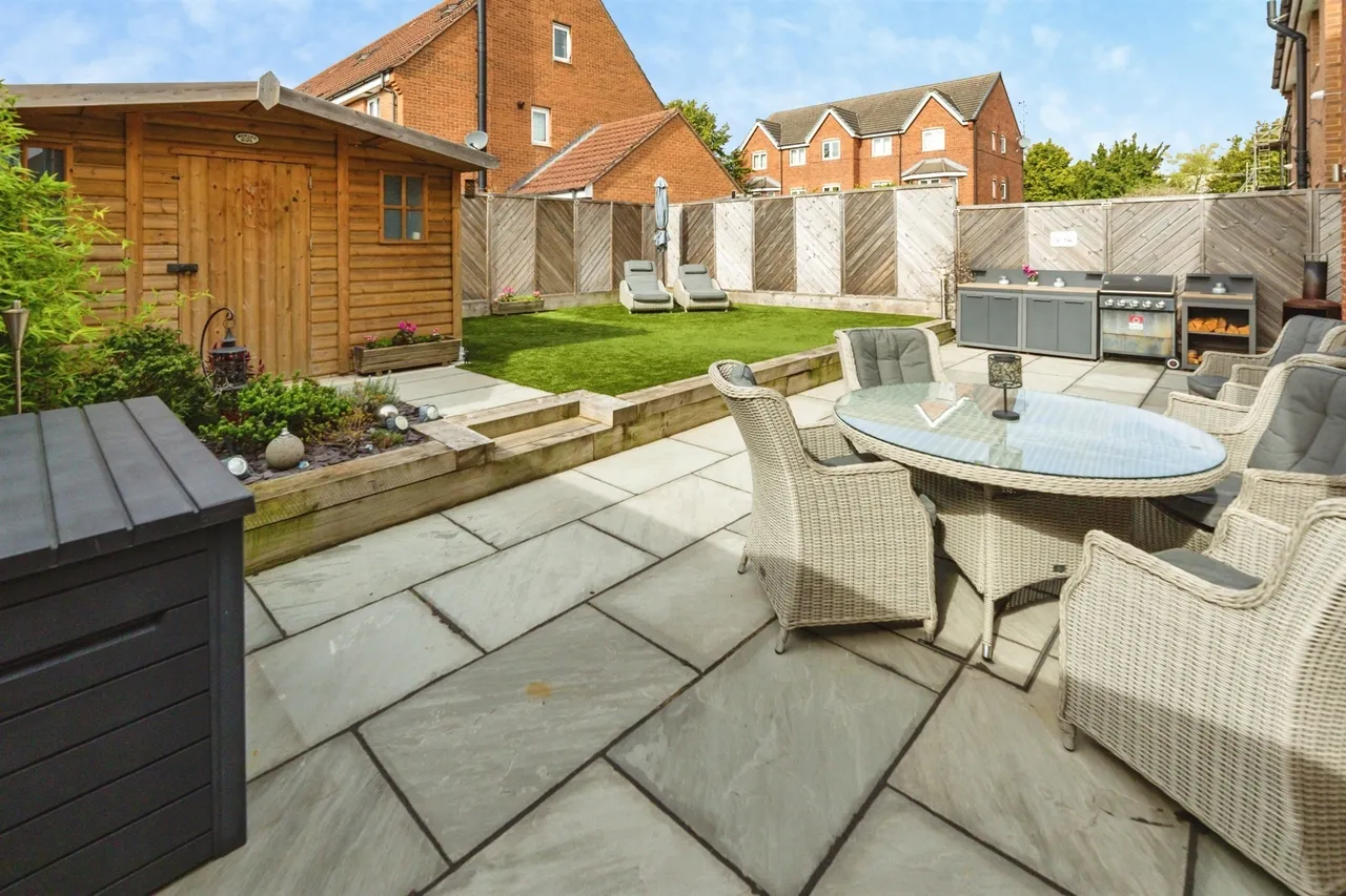 Kingfisher Drive, Wombwell, S73, photo 24
