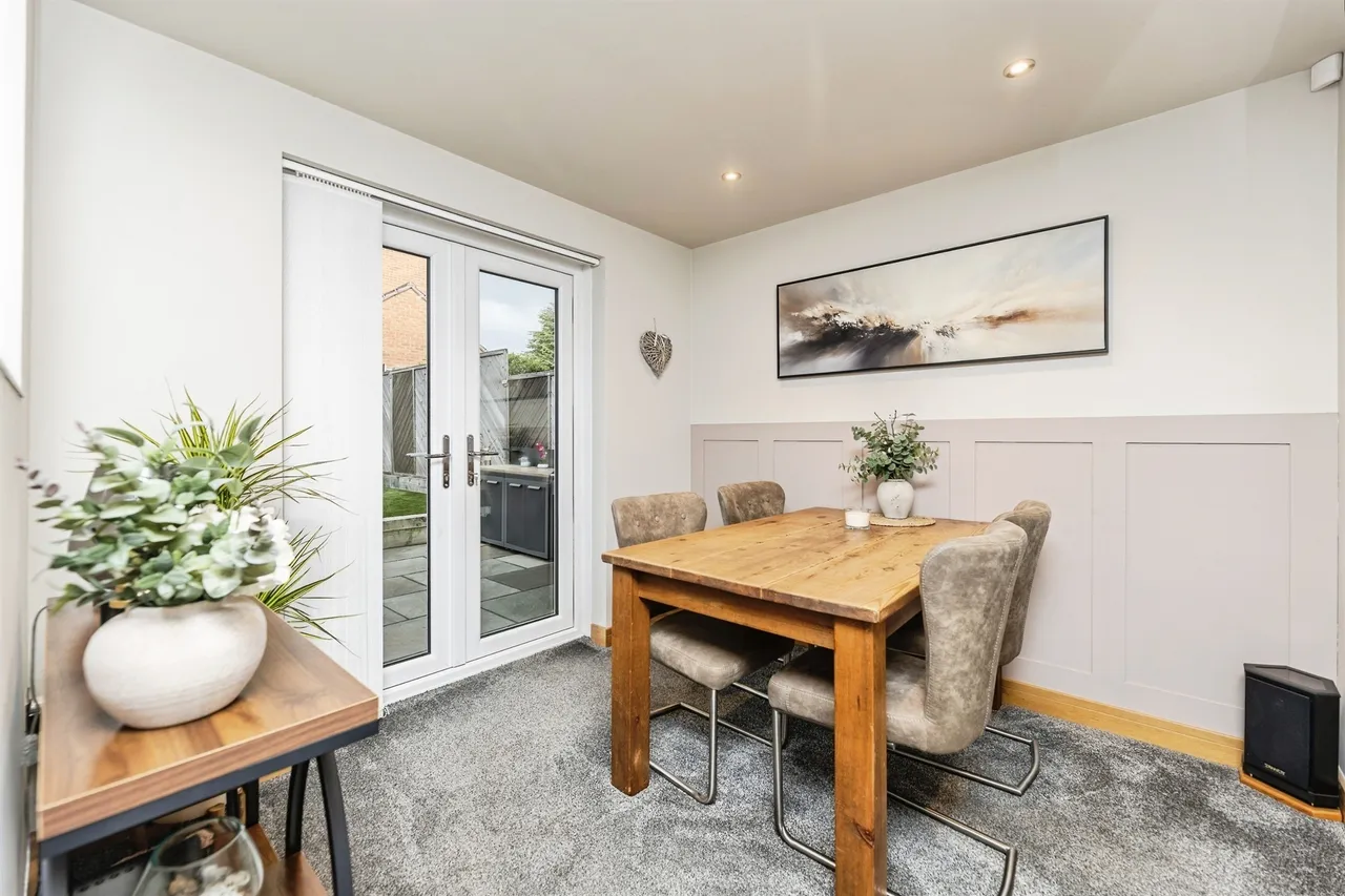 Kingfisher Drive, Wombwell, S73, photo 13