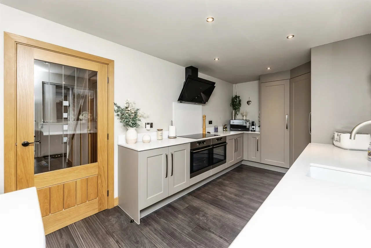 Kingfisher Drive, Wombwell, S73, photo 10