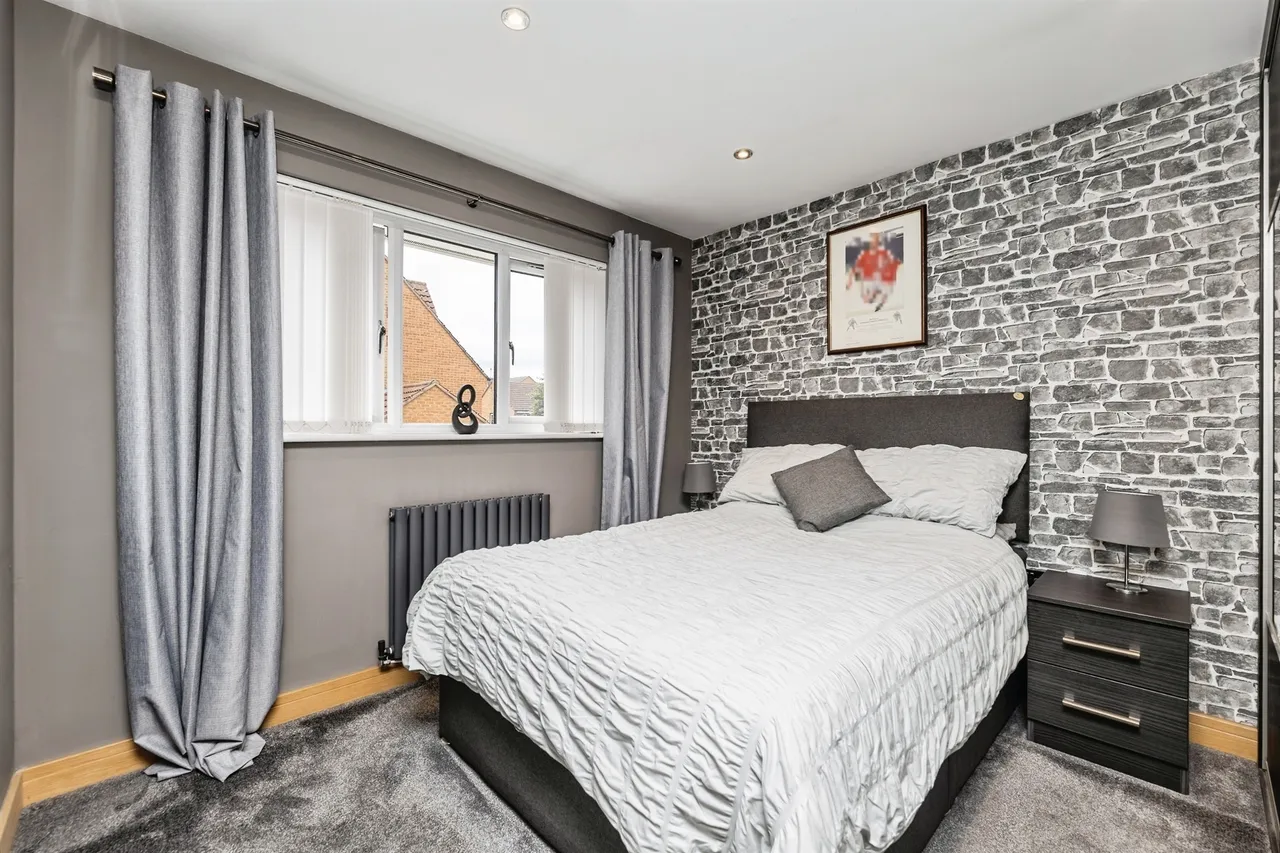 Kingfisher Drive, Wombwell, S73, photo 17