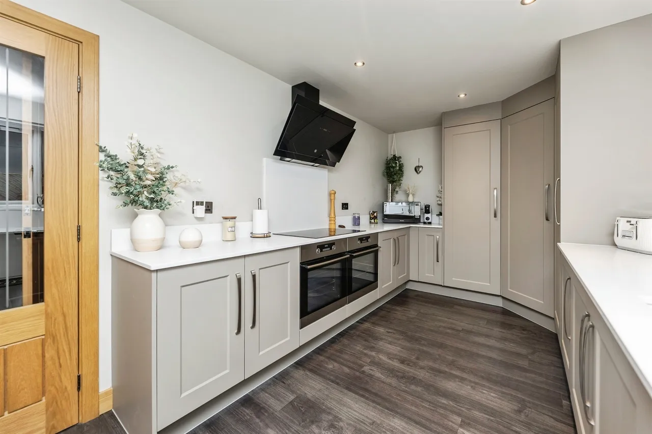 Kingfisher Drive, Wombwell, S73, photo 8