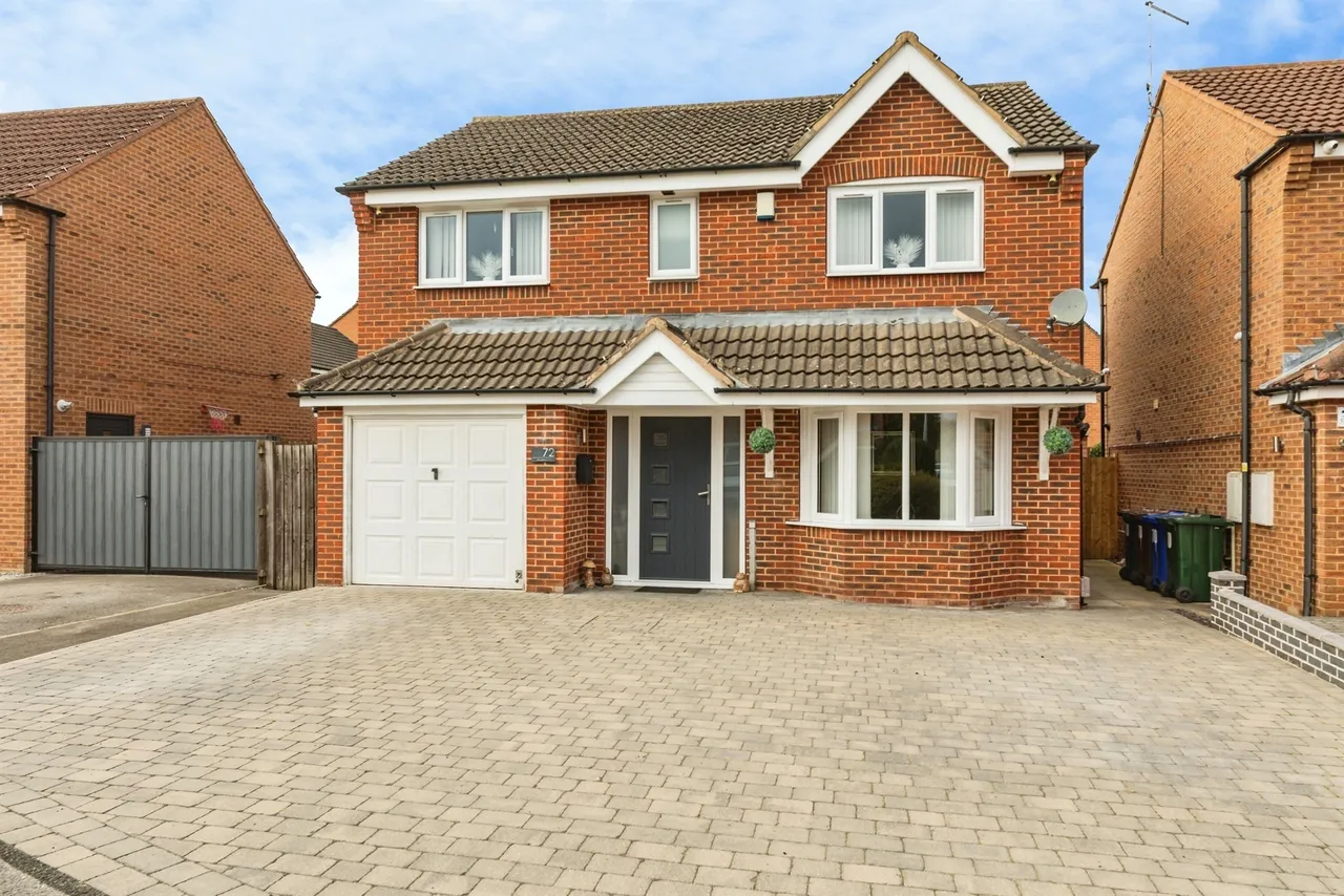 4 bed house for sale, Kingfisher Drive, Wombwell, S73