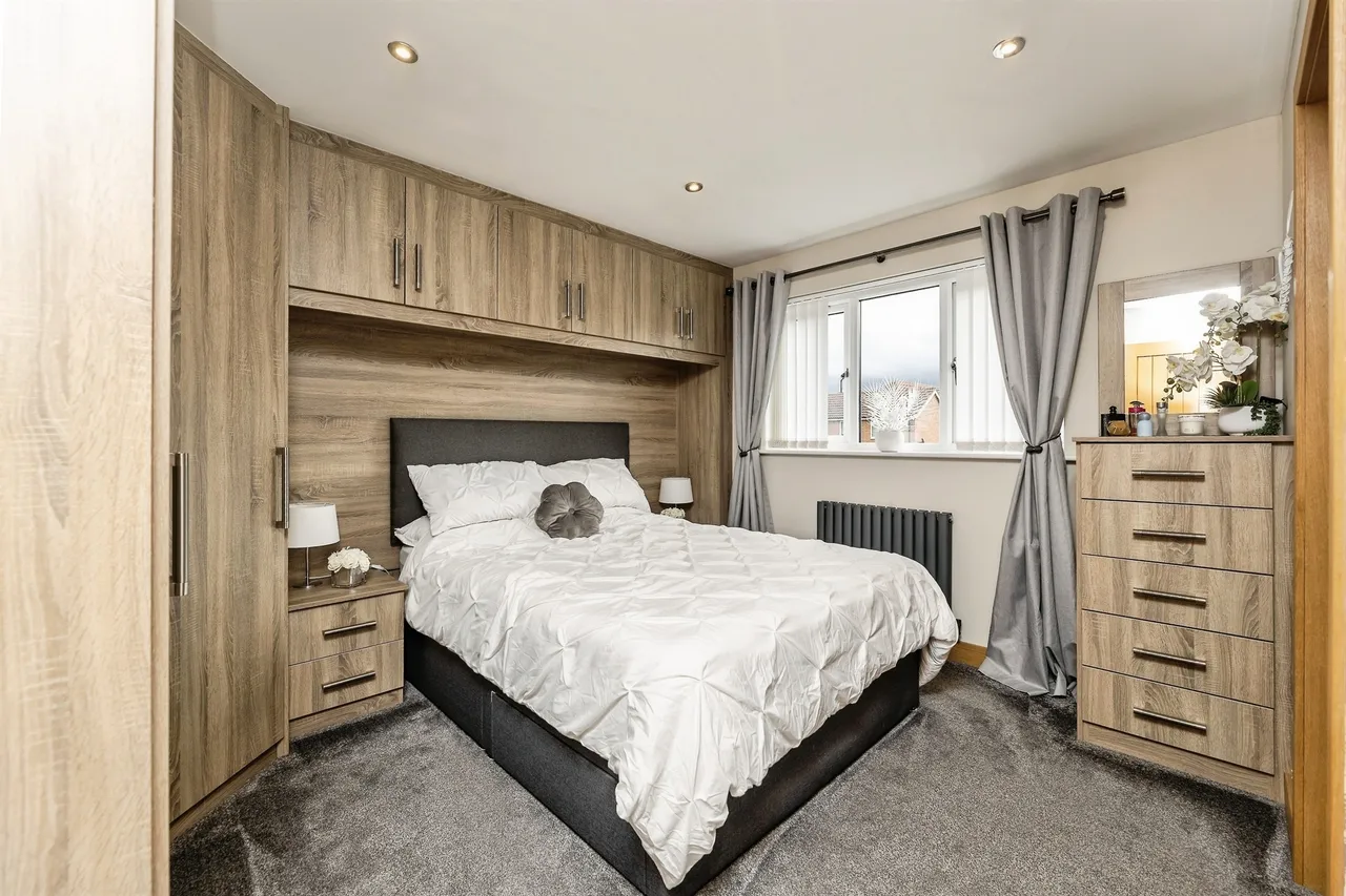 Kingfisher Drive, Wombwell, S73, photo 16