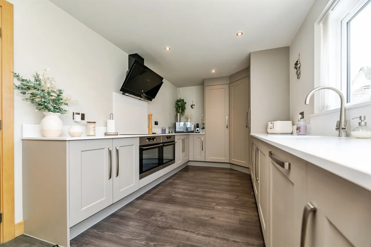Kingfisher Drive, Wombwell, S73, photo 5