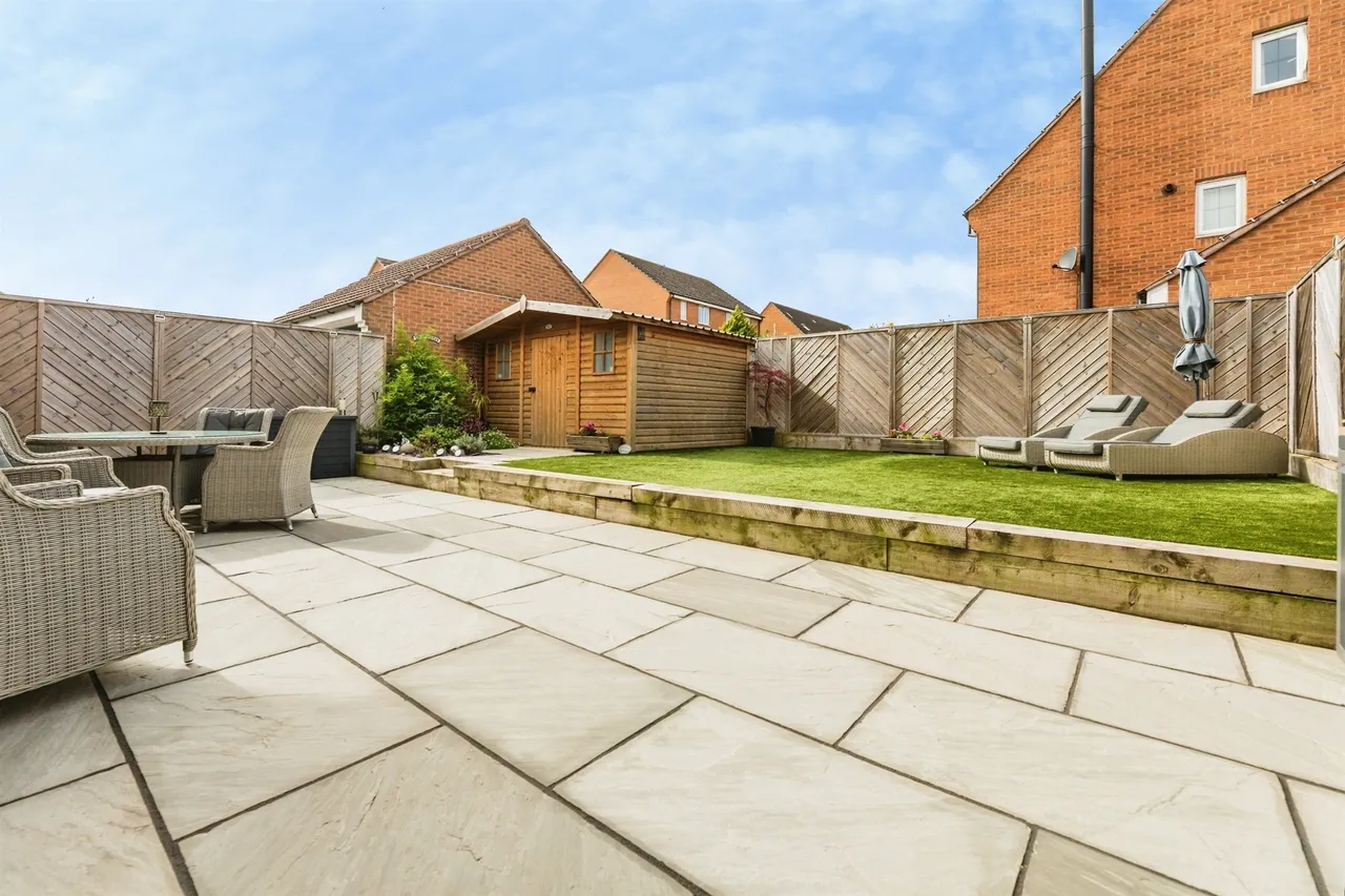 Kingfisher Drive, Wombwell, S73, photo 26