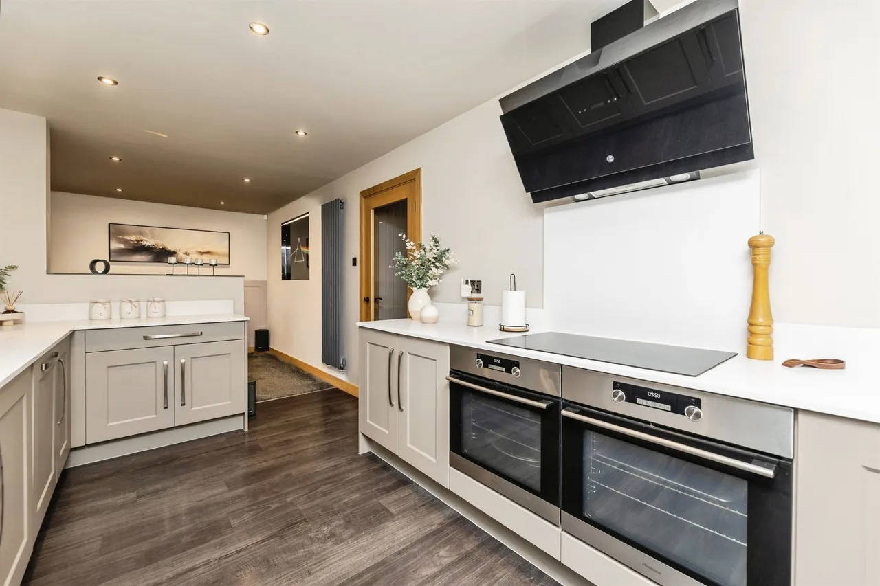 Kingfisher Drive, Wombwell, S73, photo 9