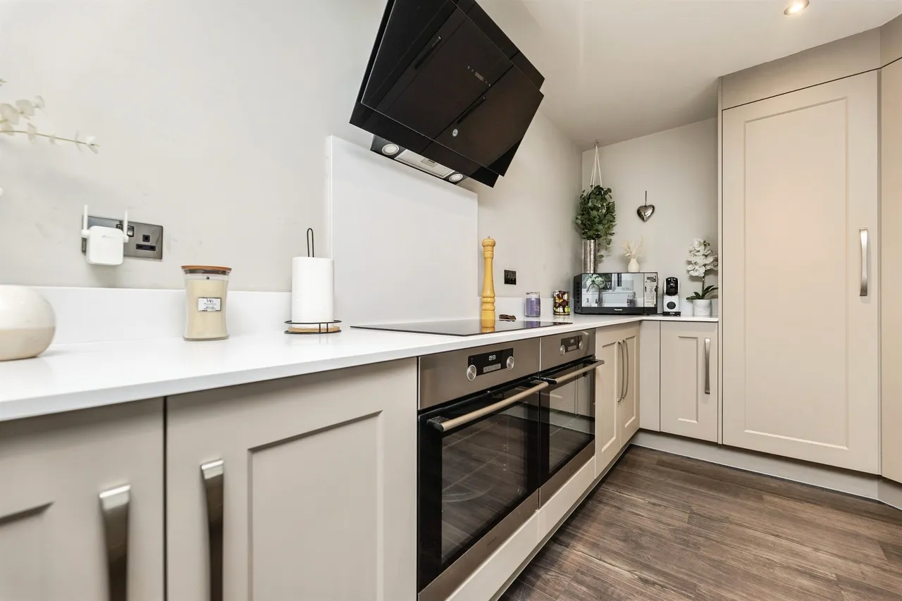 Kingfisher Drive, Wombwell, S73, photo 12