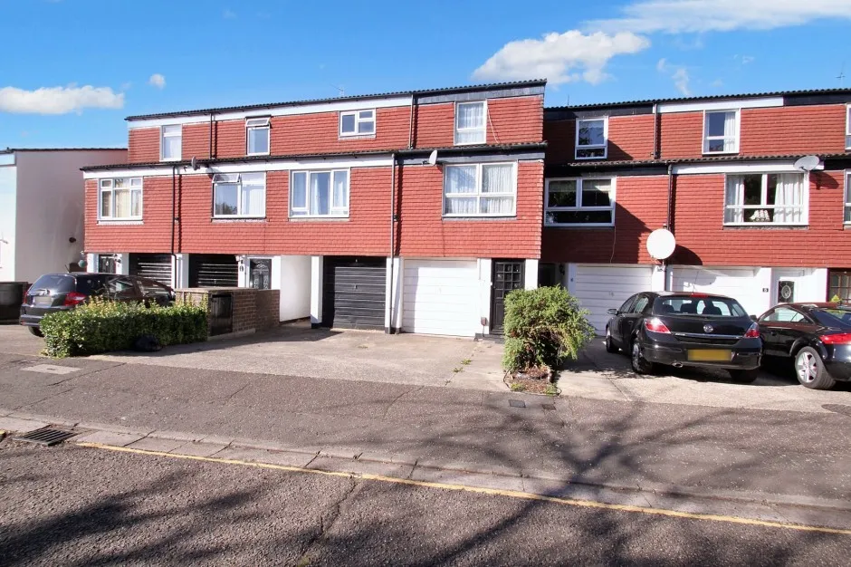 Ivanhoe Close, Uxbridge, UB8, photo 10