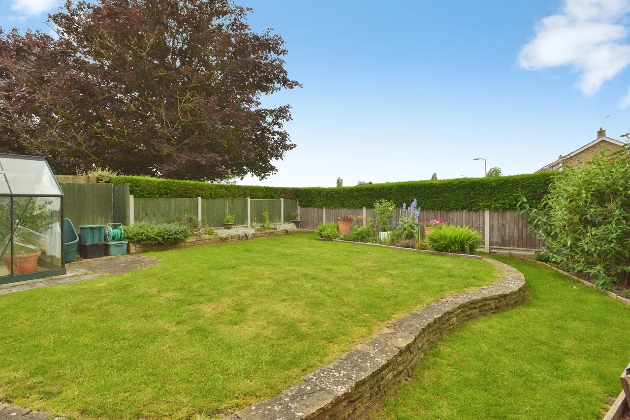 Glebe Road, Deanshanger, MK19, photo 2