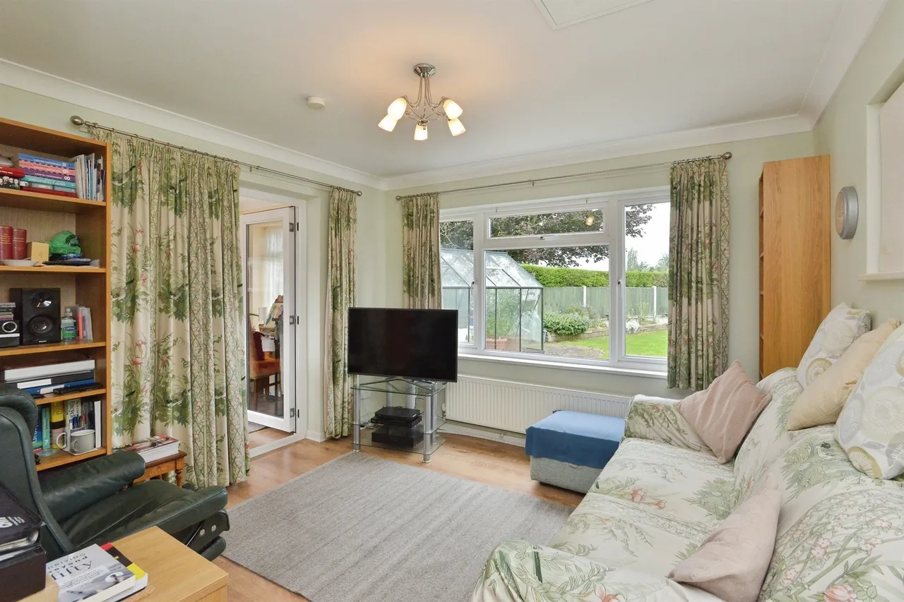 Glebe Road, Deanshanger, MK19, photo 12