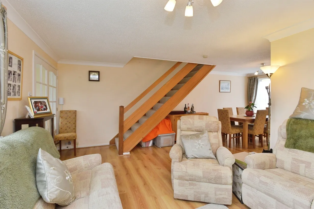 Glebe Road, Deanshanger, MK19, photo 4
