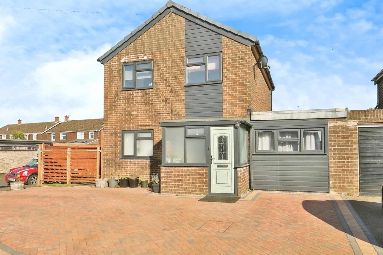4 bed house for sale — Norman Drive, Norwich