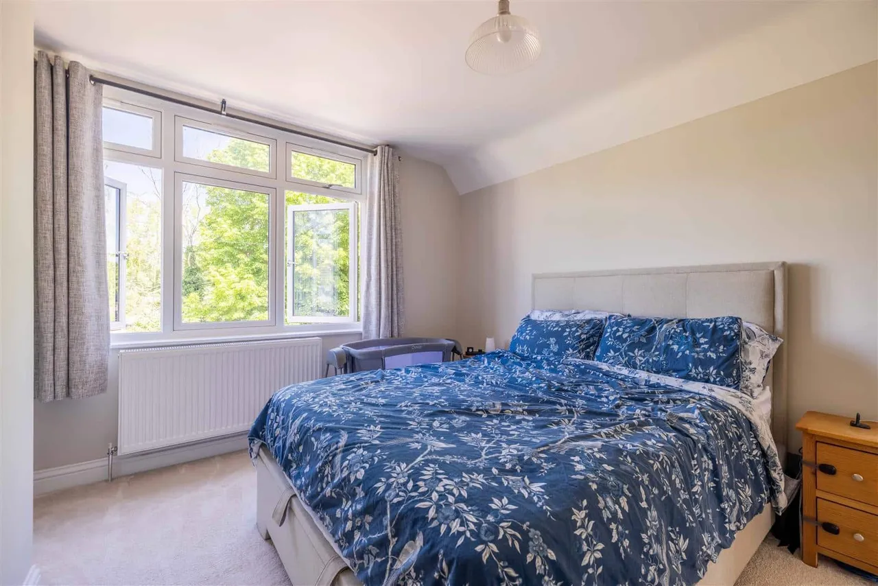 London Road, Datchet, Slough, Berkshire, SL3 9LH, photo 18