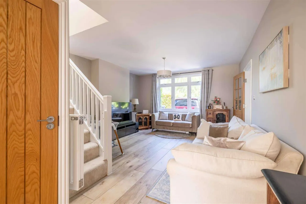 London Road, Datchet, Slough, Berkshire, SL3 9LH, photo 6