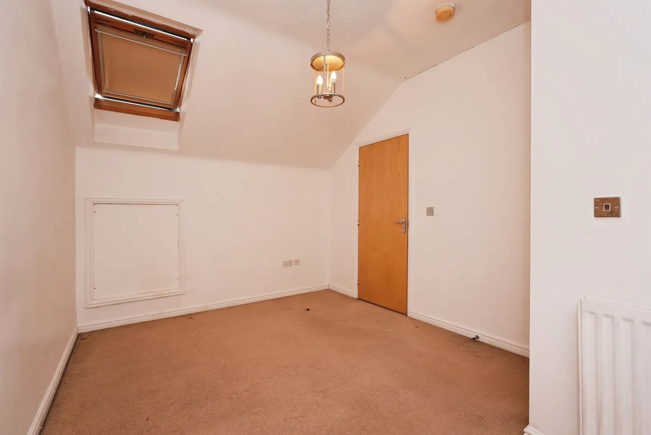 Halifax Road, Huddersfield, photo 7