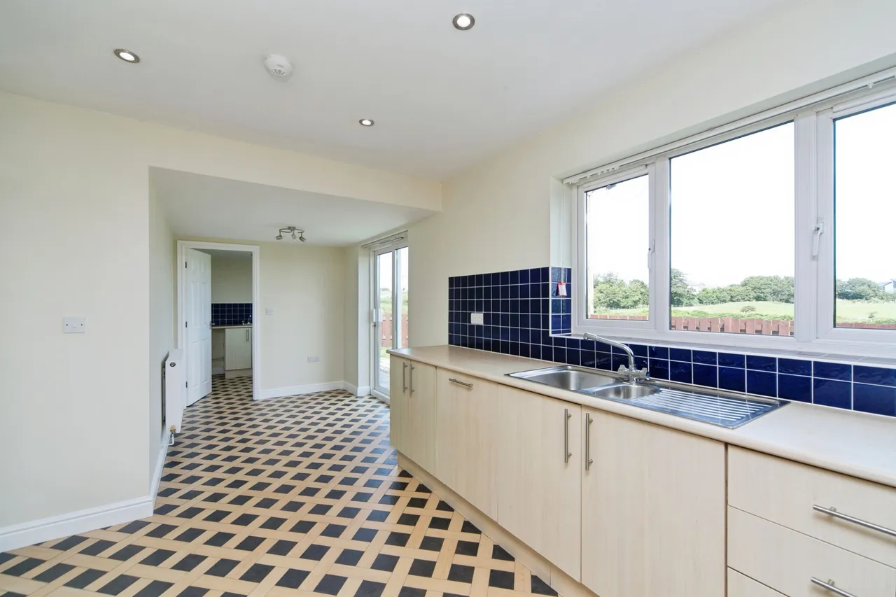 Trearddur Road, Holyhead, LL65, photo 3