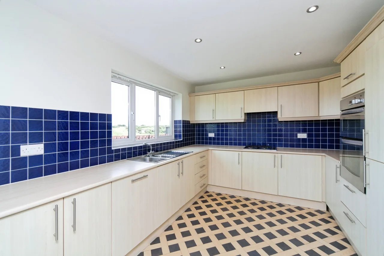 Trearddur Road, Holyhead, LL65, photo 2