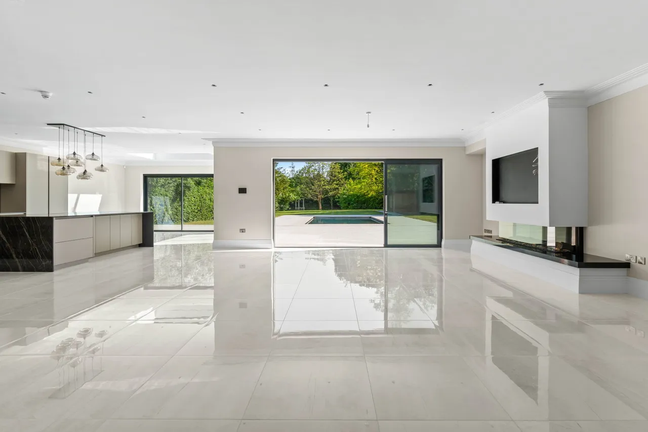 Ridgeway, Hutton Mount, CM13, photo 5