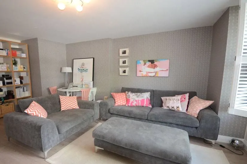 St. Leonards Road, Windsor, SL4, photo 7