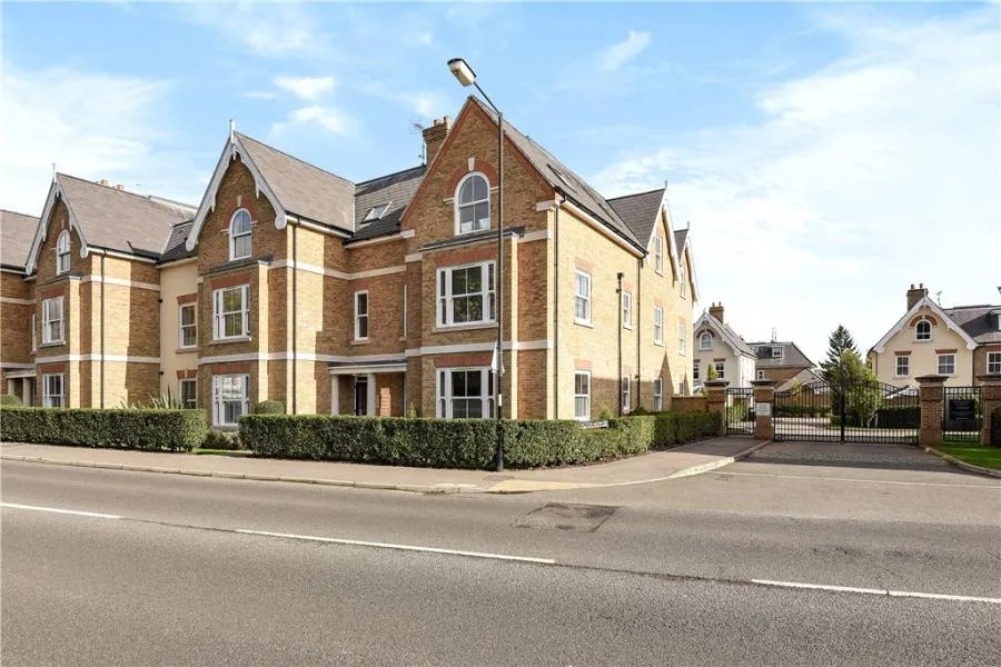 2 bed flat for sale, St. Leonards Road, Windsor, SL4