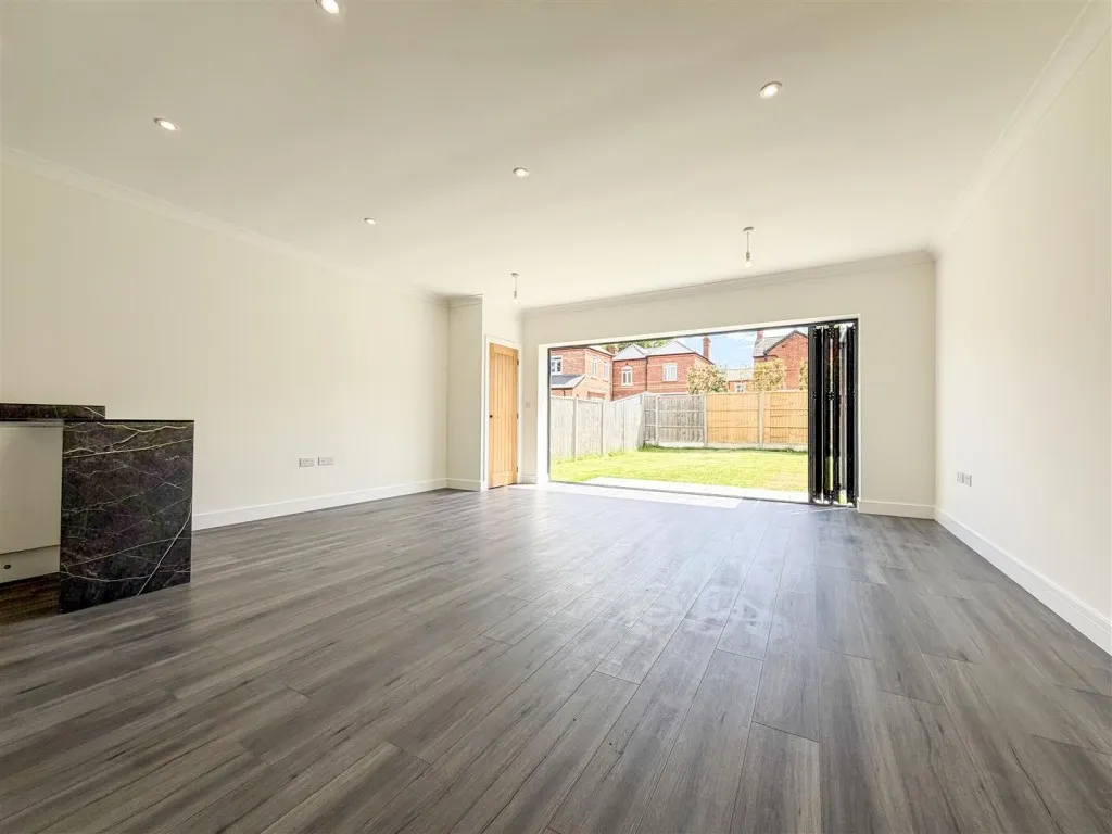 Napier Road, Crowthorne, photo 6