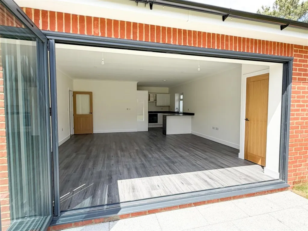 Napier Road, Crowthorne, photo 9