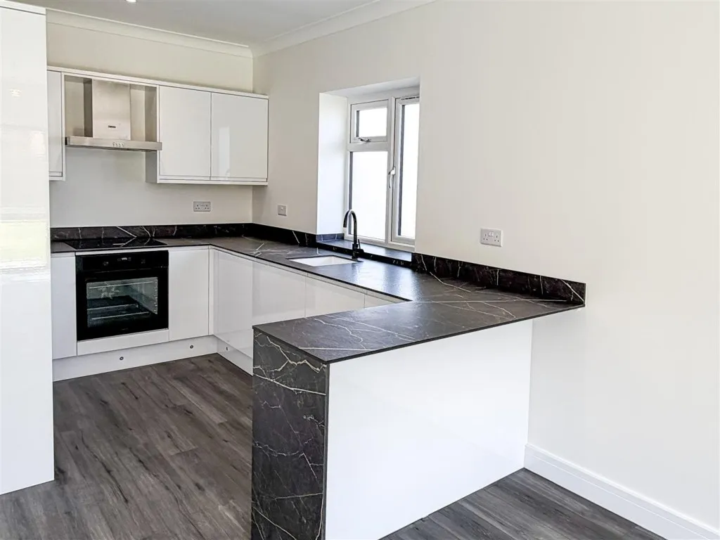 Napier Road, Crowthorne, photo 7