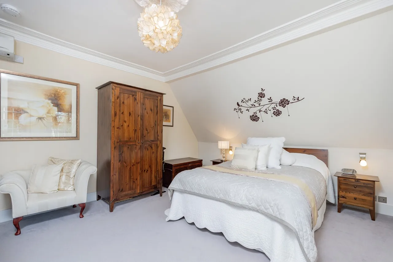 Queen Annes Grove, London, W4, photo 10