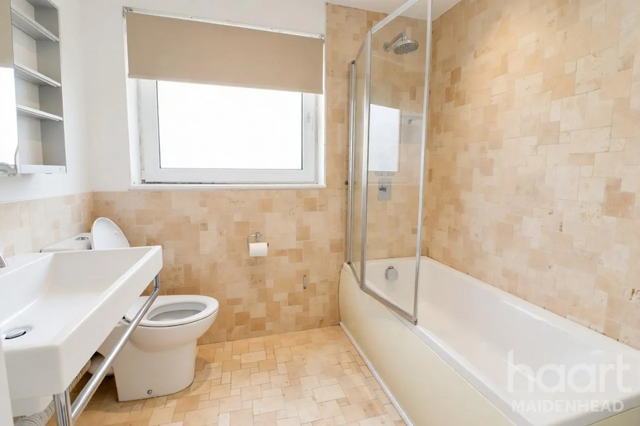 Denham Close, Maidenhead, SL6, photo 6