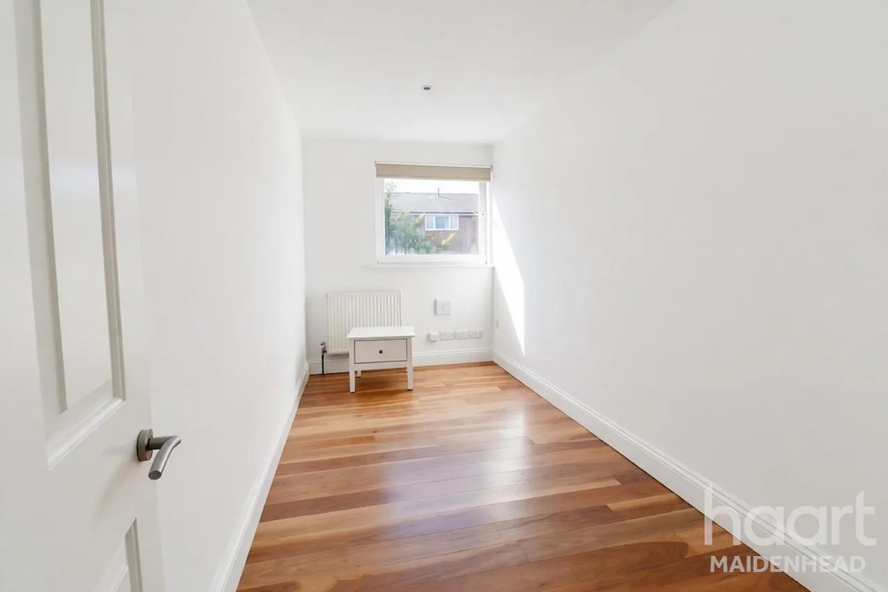 Denham Close, Maidenhead, SL6, photo 8