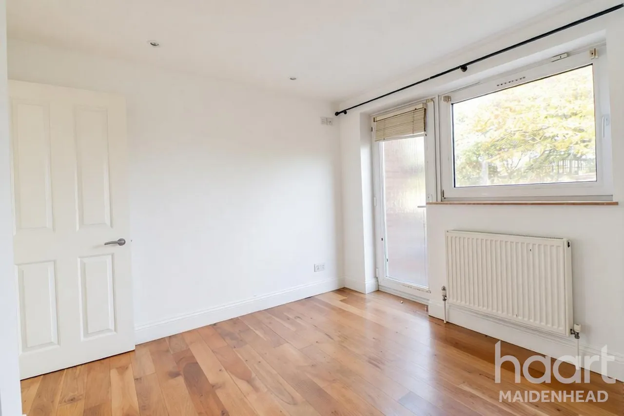 Denham Close, Maidenhead, SL6, photo 12