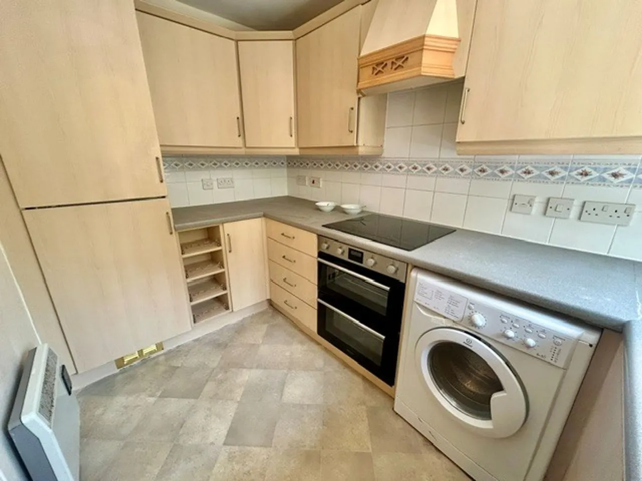 Pencarrow Close, Manchester, photo 7