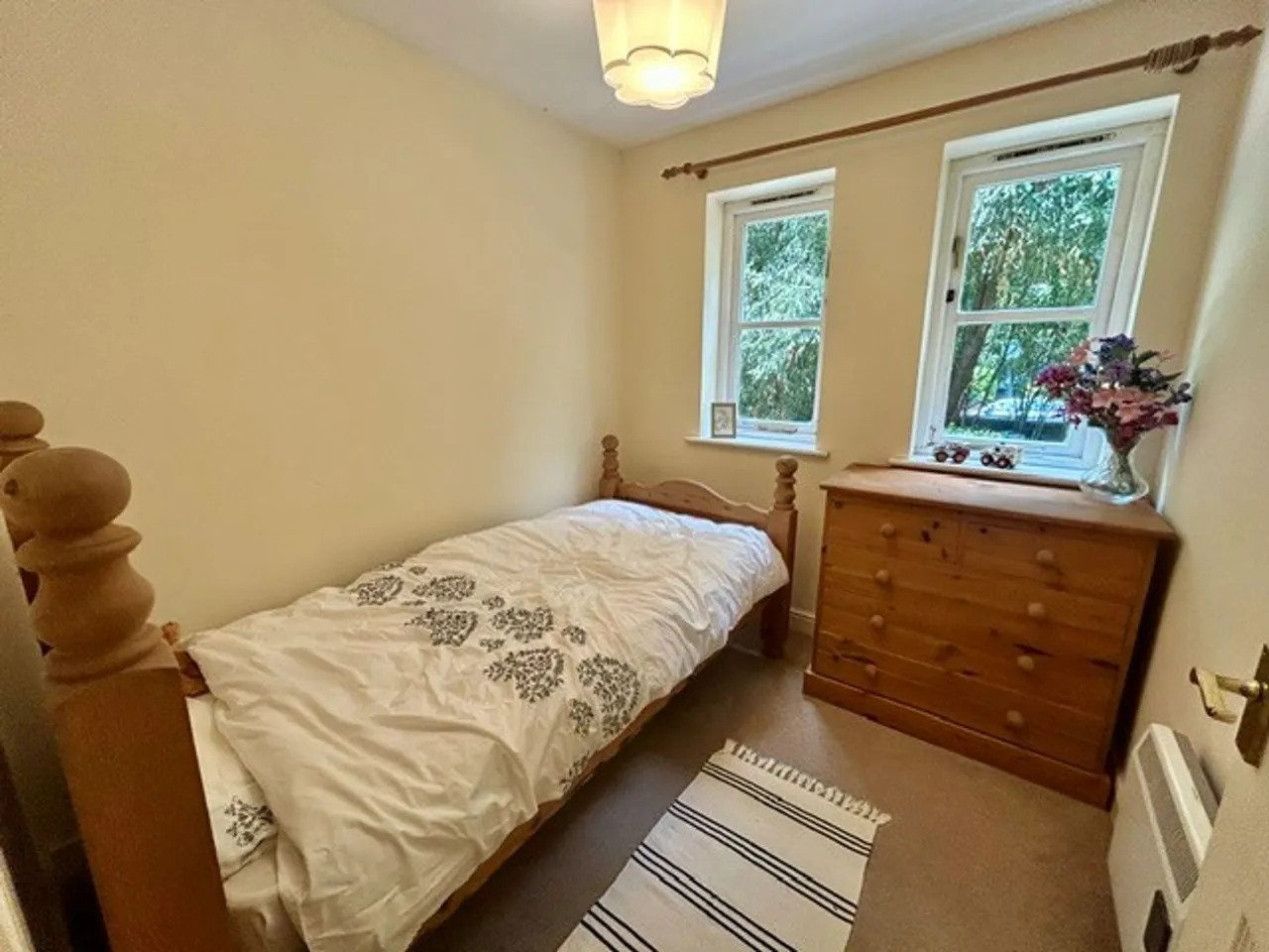 Pencarrow Close, Manchester, photo 11