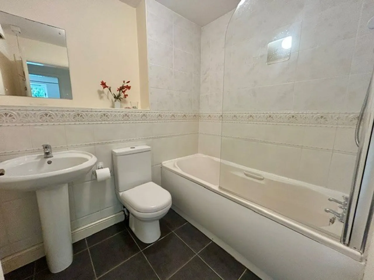 Pencarrow Close, Manchester, photo 8
