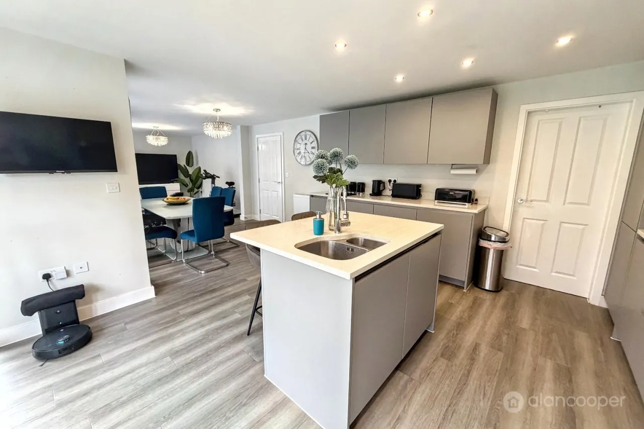 Russett Avenue, Manor Fields, CV11, photo 6