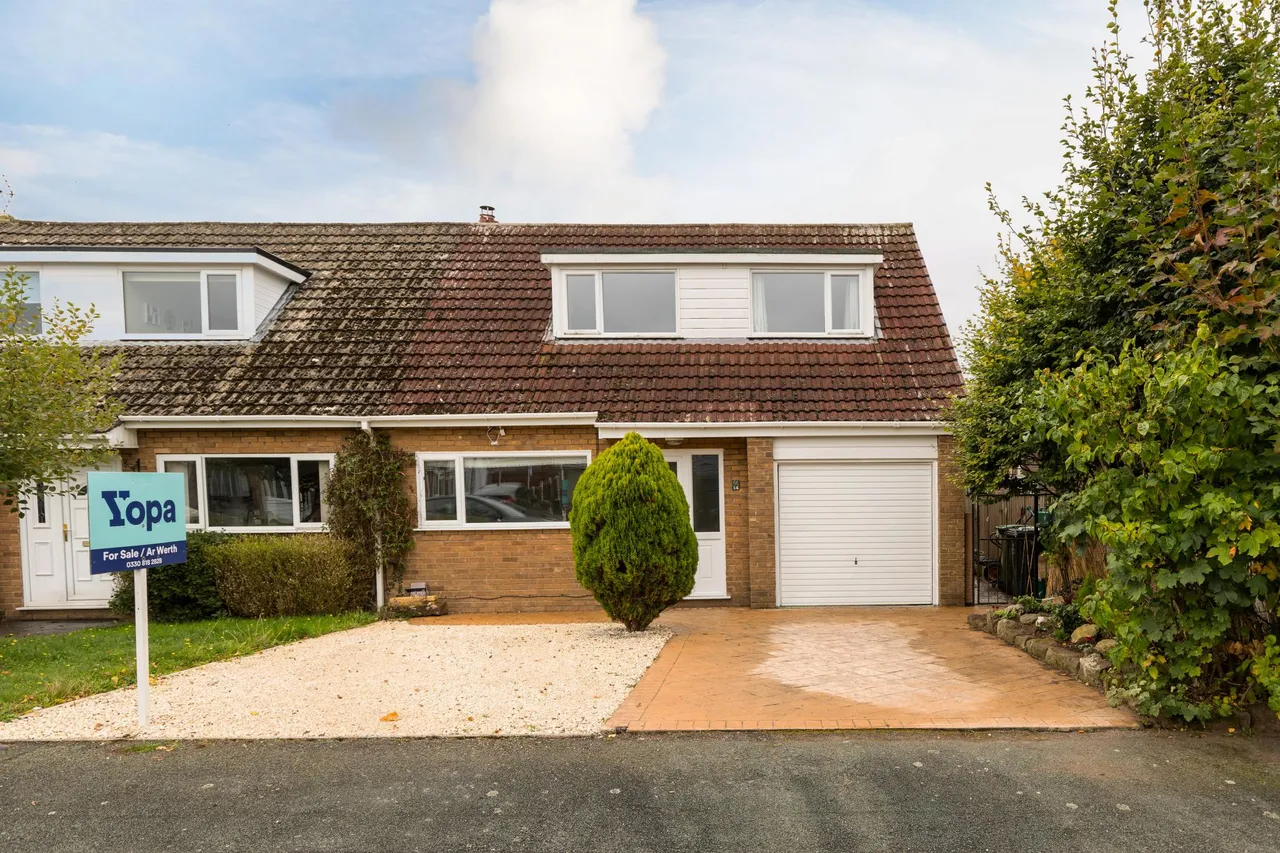 3 bed house for sale, Bryn Gryffydd, Wrexham, LL12