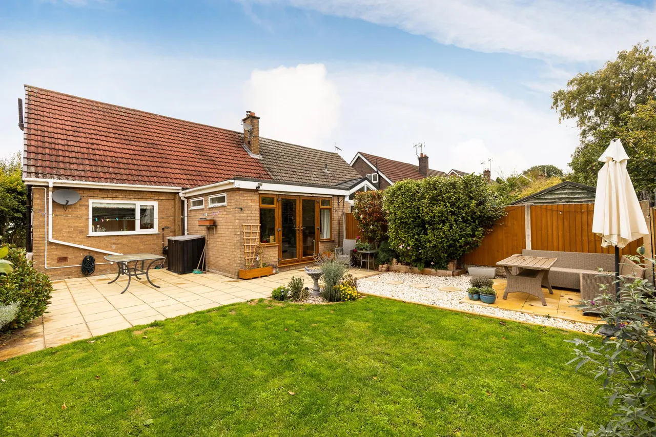 Bryn Gryffydd, Wrexham, LL12, photo 18