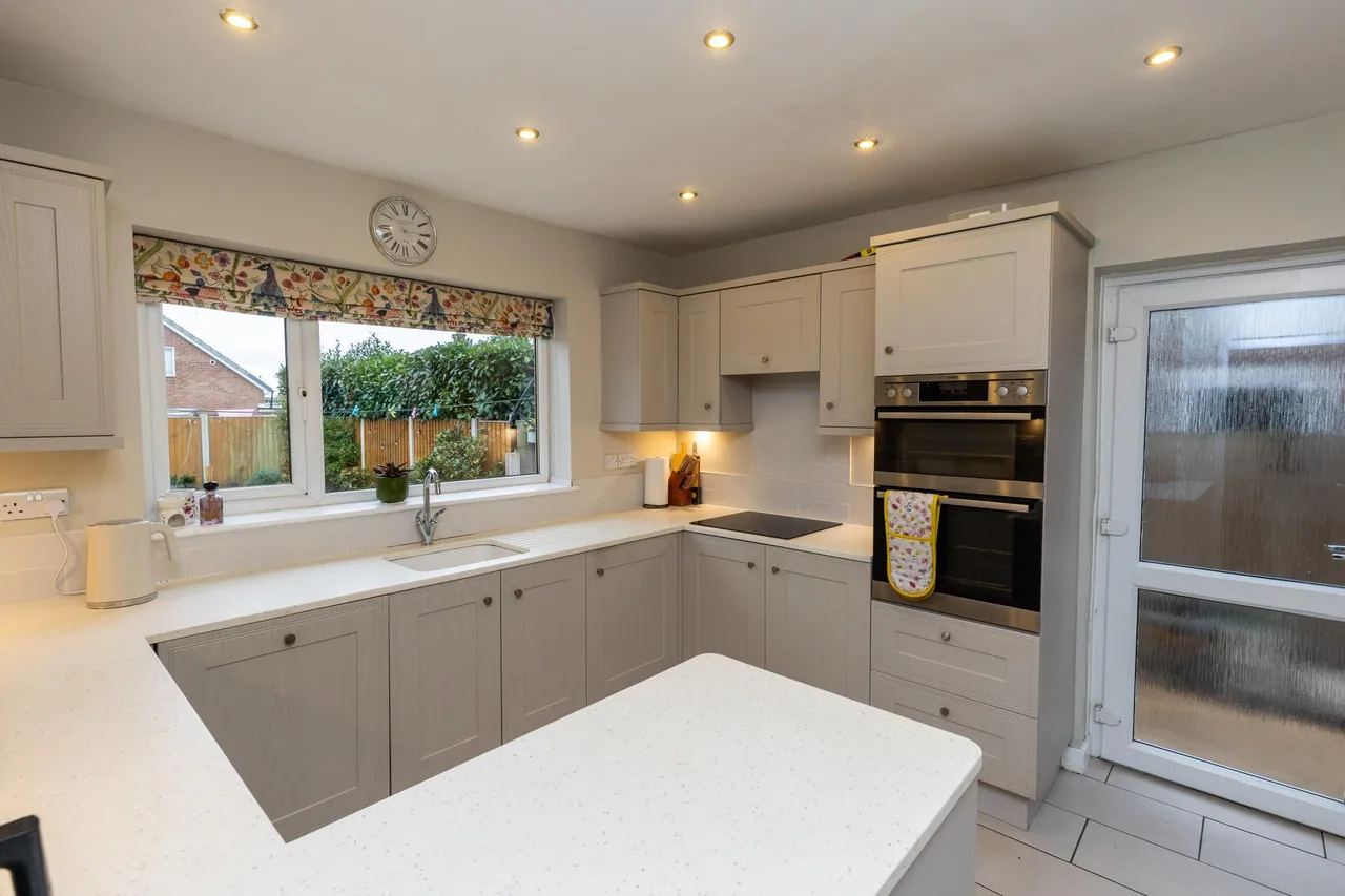 Bryn Gryffydd, Wrexham, LL12, photo 8